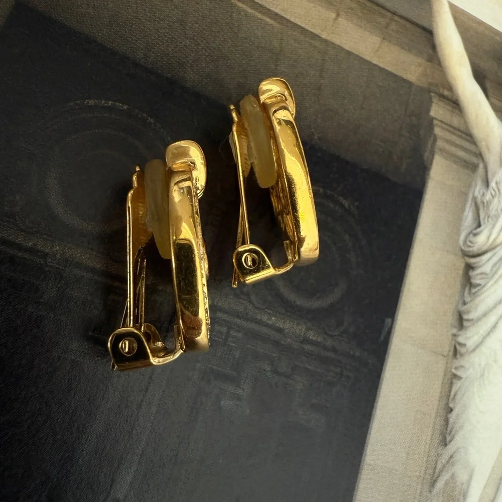 18K gold plated Christian Dior vintage clip on earrings